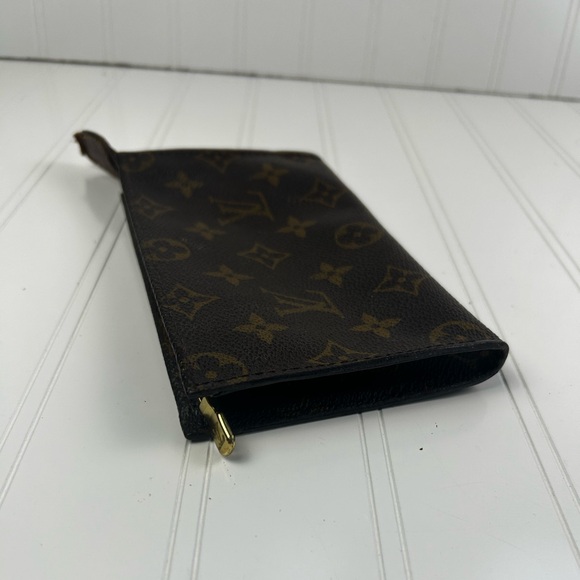 Louis Vuitton Vintage Monogram 
Canvas Toiletry Pouch 17 Cosmetic Bag - Picture 6 of 16
